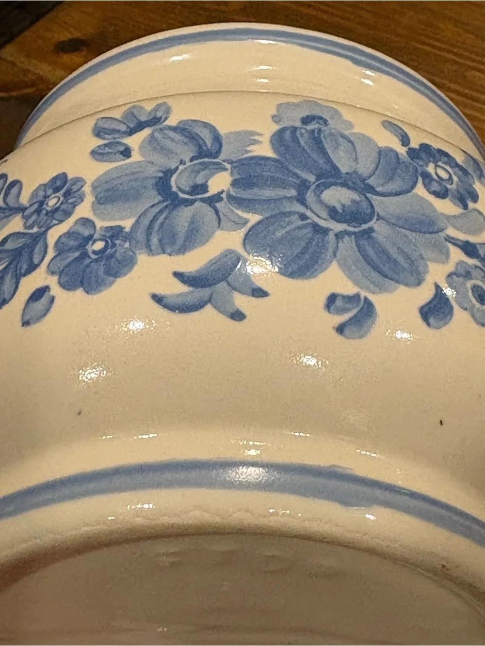 Vintage 1981 FTD ceramic planter cream with blue flower design